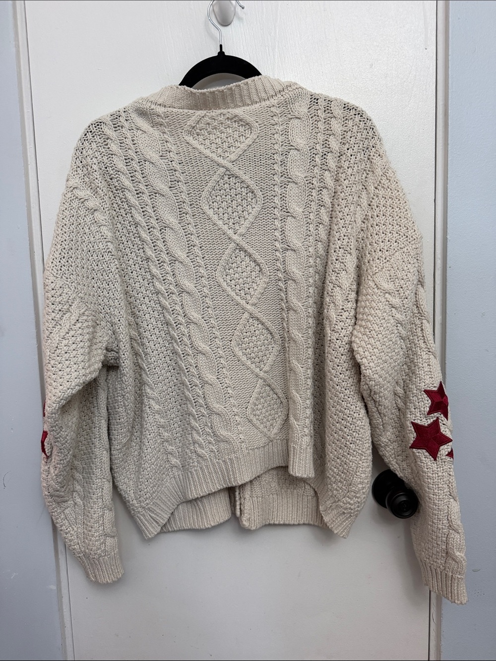 Taylor Swift Cream Cable Knit Cardigan with Red Star Patches - Picture 7 of 11